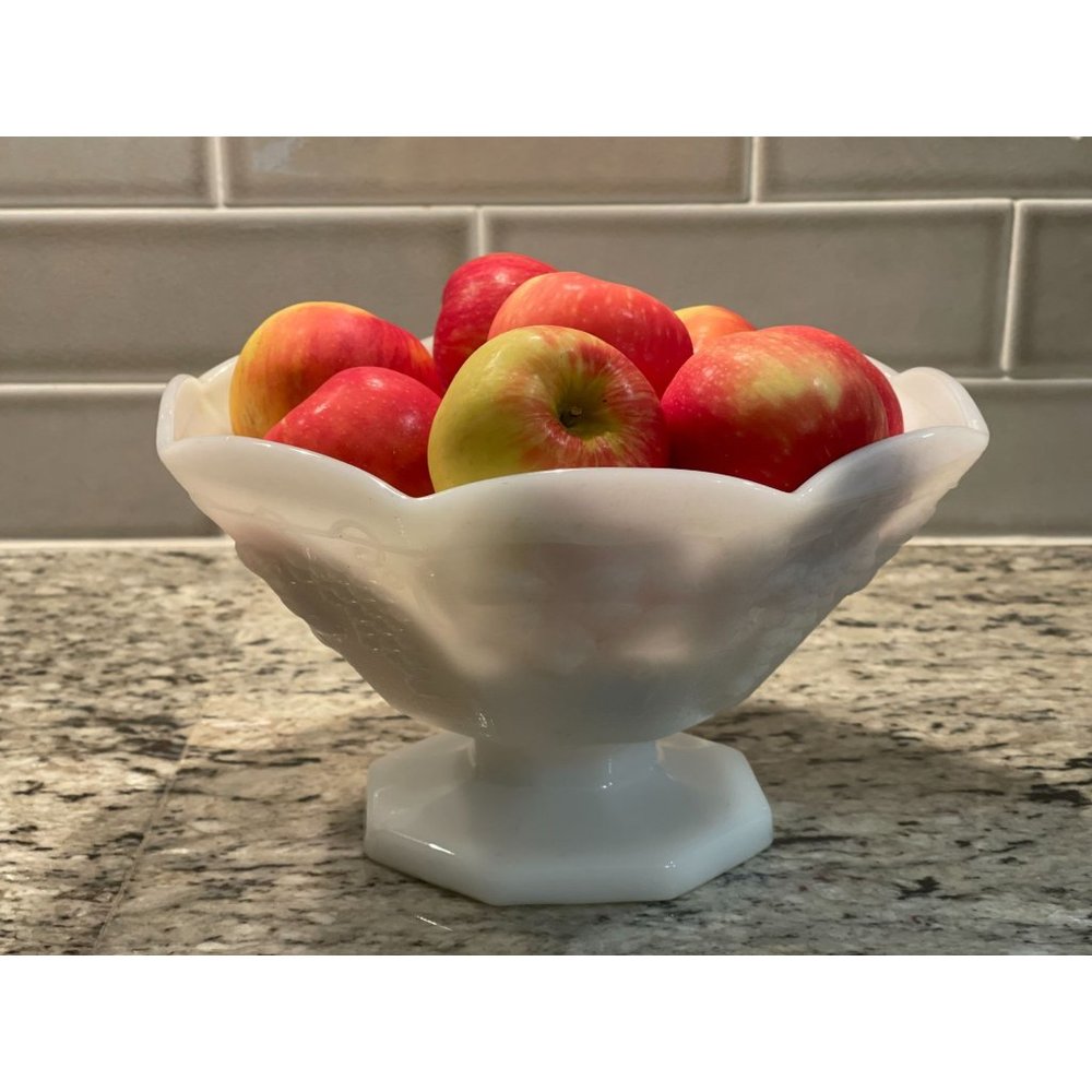 Anchor Hocking Grape Leaf Pedastal Fruit Bowl